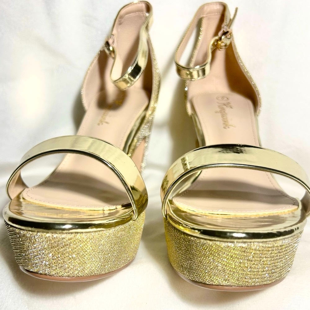 Hingswink Elegant Gold glitter dressy ankle strap block heel sandal - Picture 4 of 10